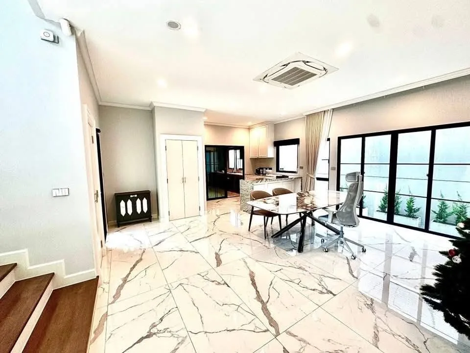 Beautiful, ready-to-move-in house in Bangna area📍