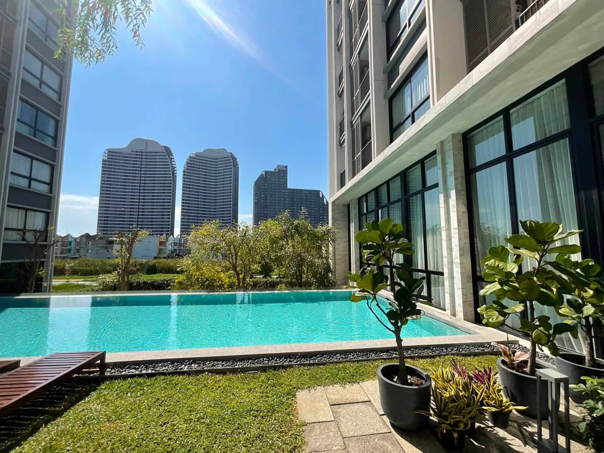 🏡 AVAILABLE | Dolce Lasalle Condo 📌