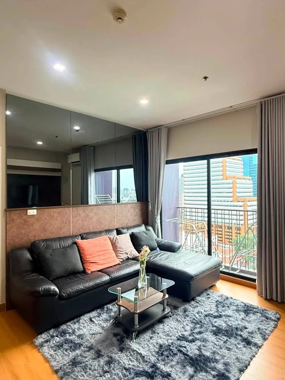 🏡  Newly Renovated & Ready to Move In