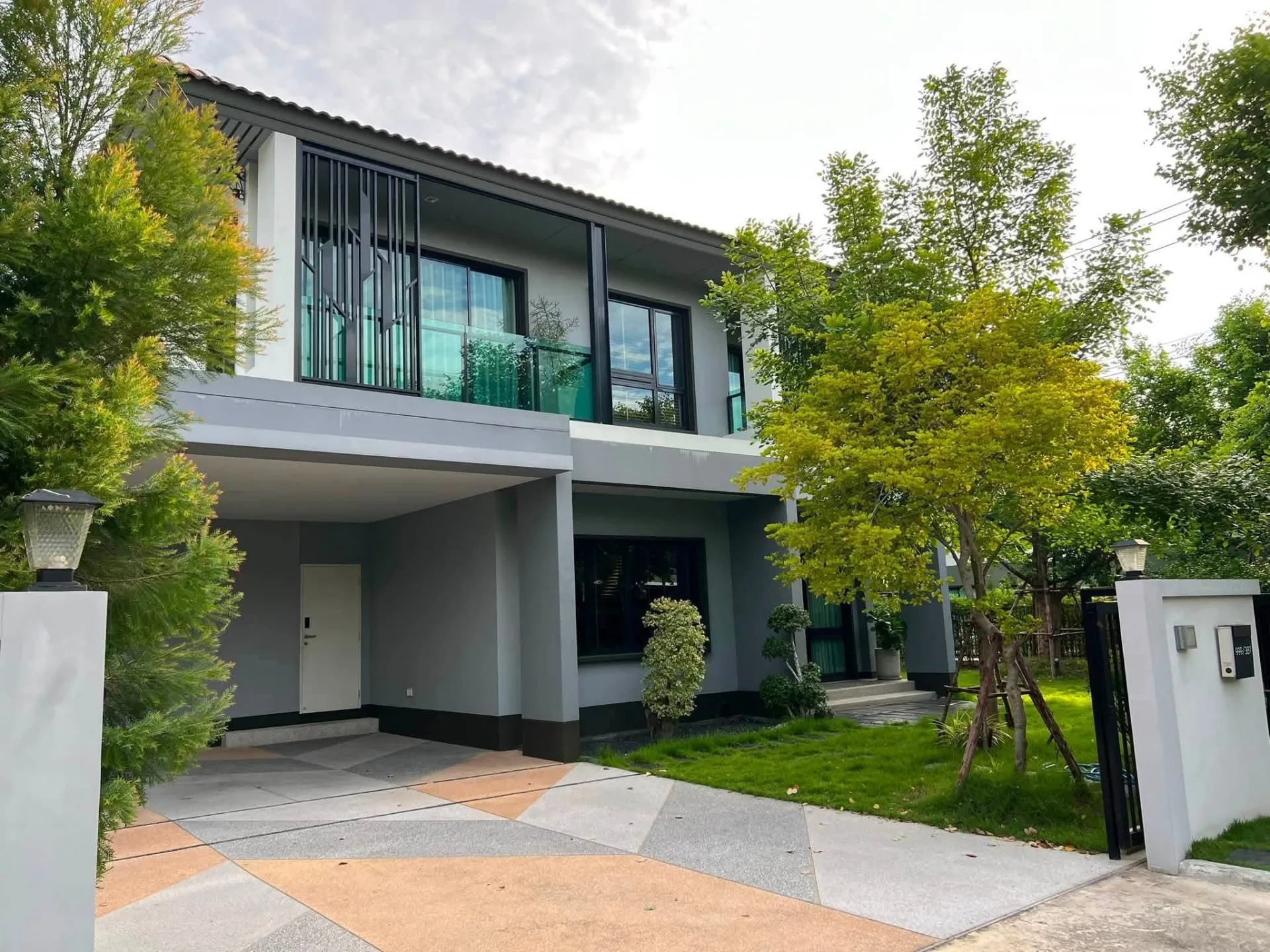 4 bed, 3 bath Single house for rent