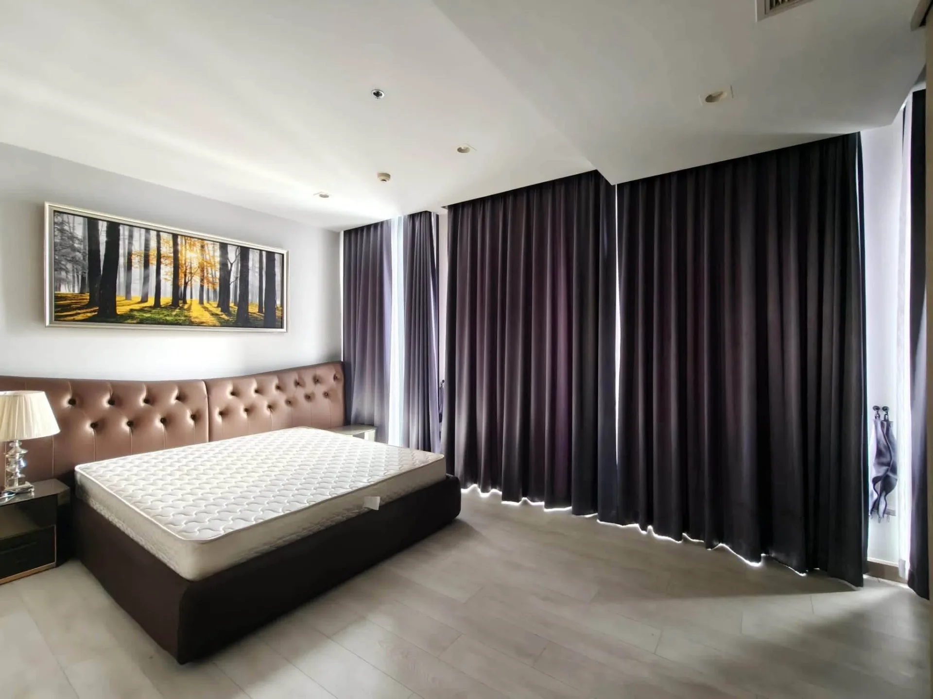 🏙 Large 2-bedroom  📍 Noble Ploenchit