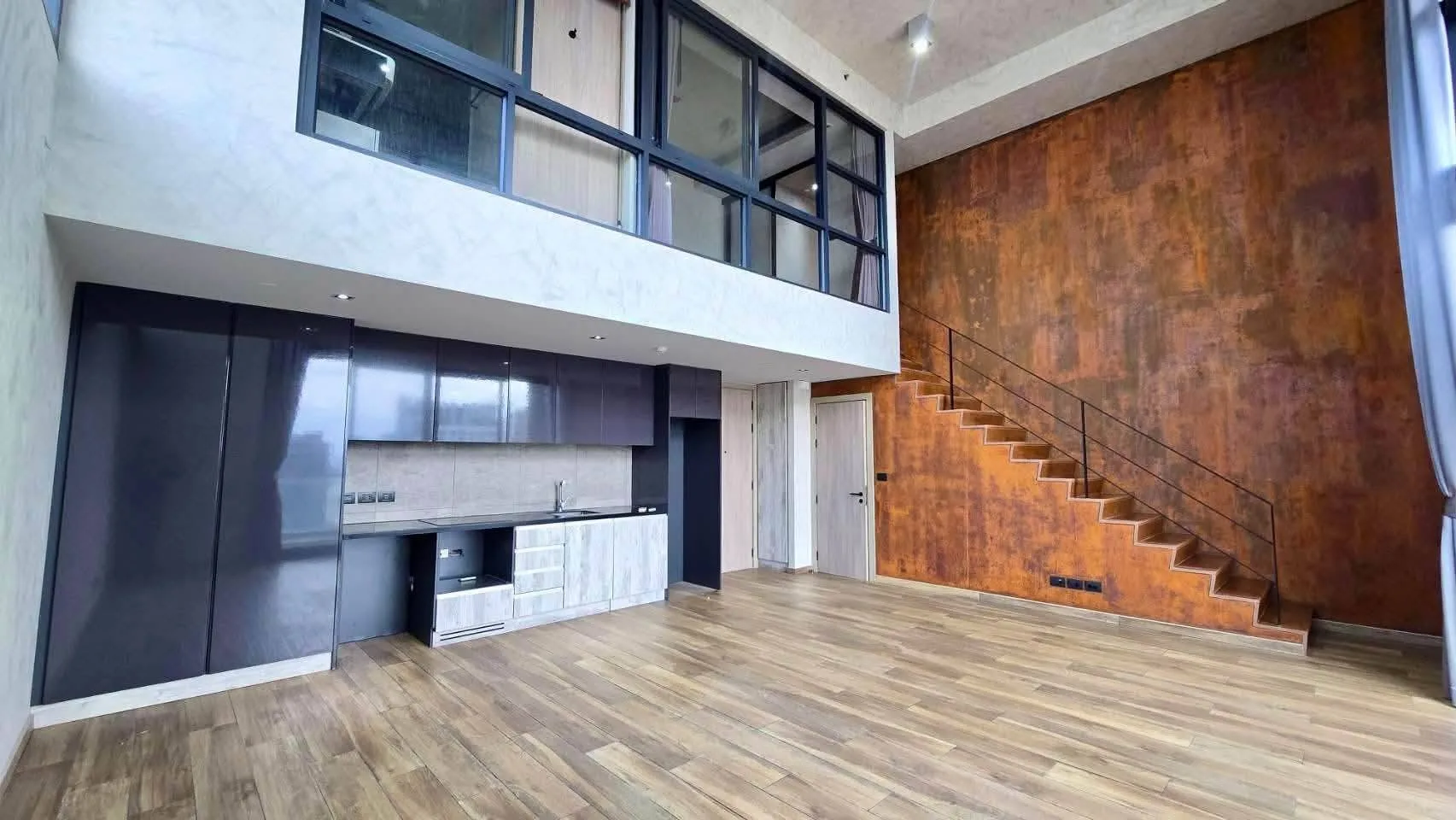 The Lofts Asoke duplex 1 Bedroom for rent