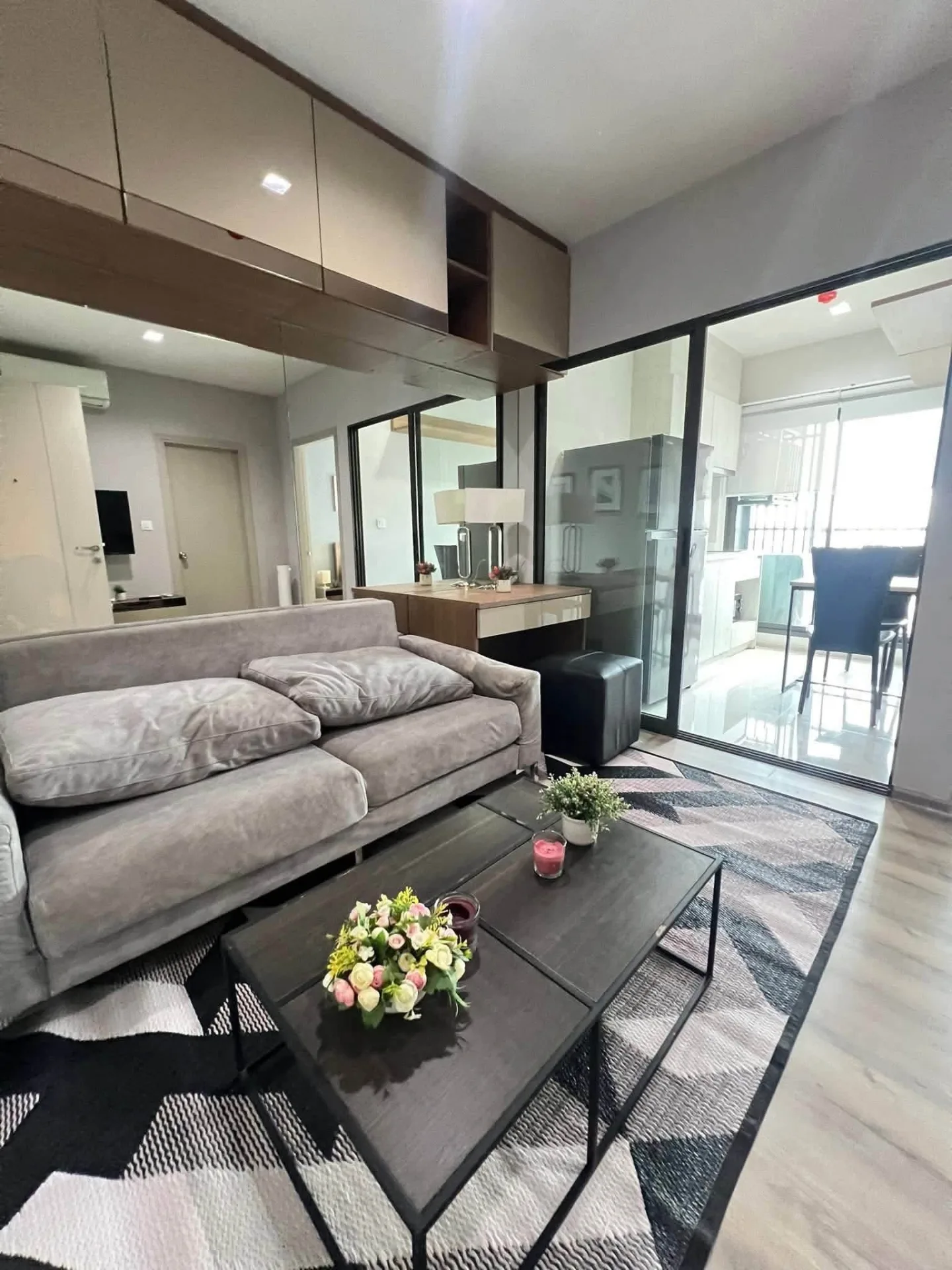 Life Sukhumvit 48 –