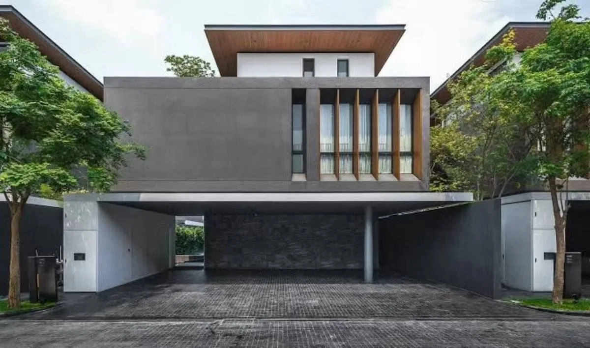 Rama 9 | Ultra-Luxury 5-Bedroom Villa with Private Pool for Rent