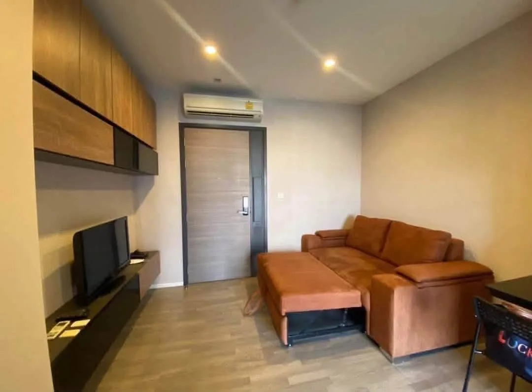 The Room Sathorn – St. Louis | For Rent * มีโต๊ะทำงาน *