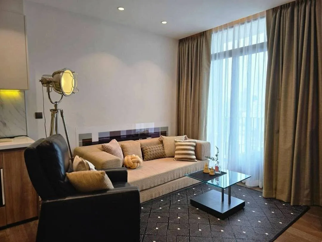 MUNIQ Sukhumvit 23 | Pet-Friendly 2-Bedroom for Rent