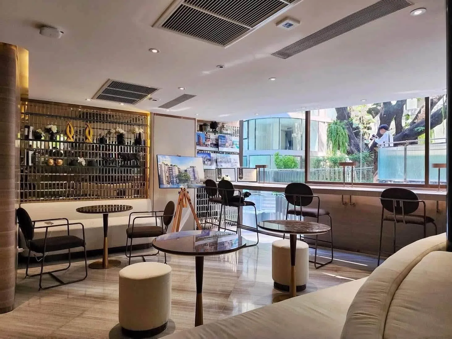 Fynn Asoke( Sukhumvit 10)
