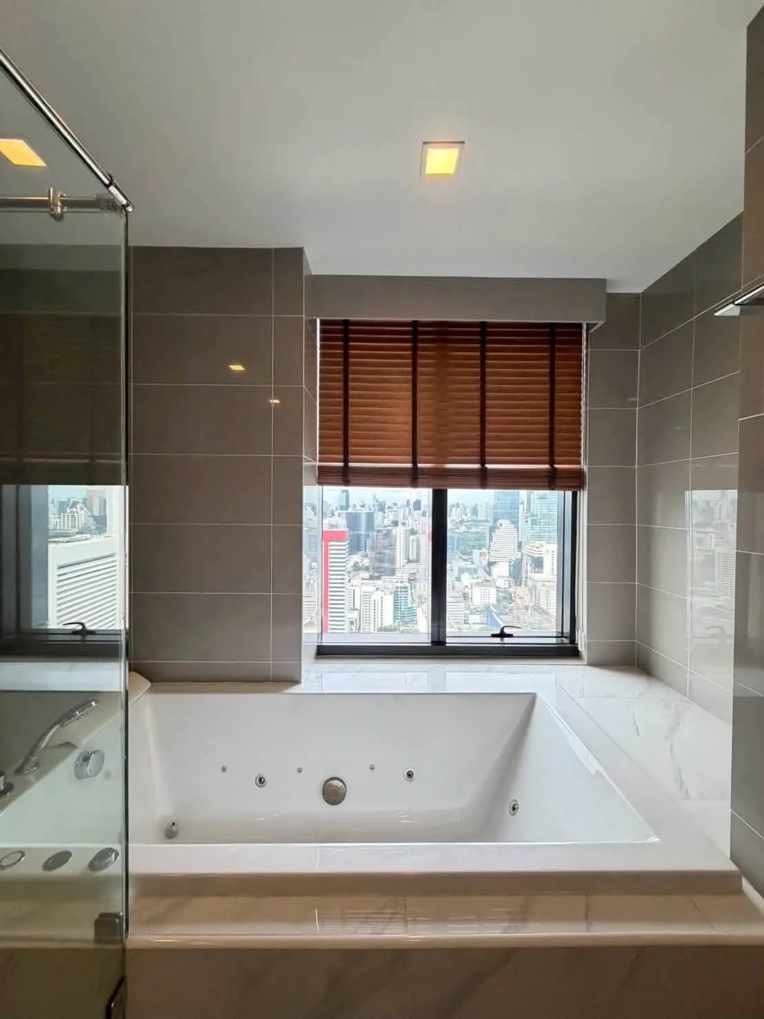 M SILOM 🐶🐱| 2BR | Rent: 140,000 🔥 NEAR BTS SILOM🚝