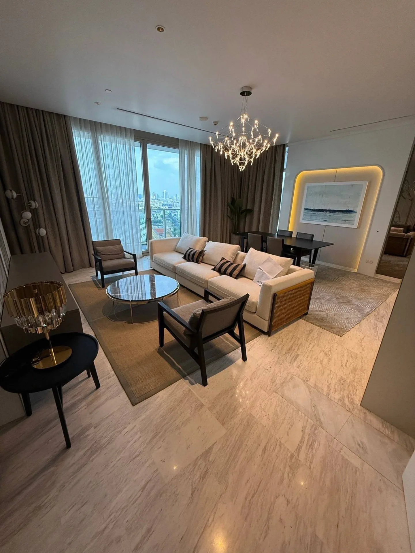 Four Seasons Private Residences Bangkok | 3 Bedroom Luxury Residence for Rent