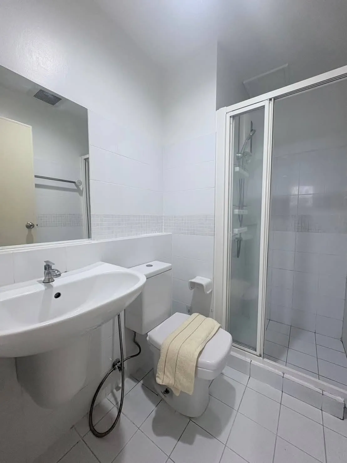 Condo for rent, beautiful room, in the heart of Huai Khwang