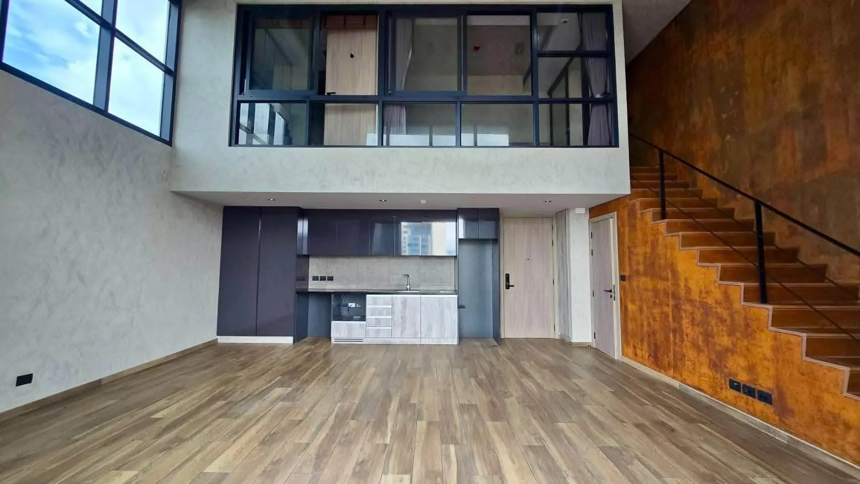The Lofts Asoke duplex 1 Bedroom for rent